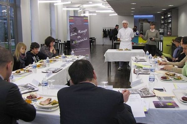 Un chef lors de son passage devant le jury du Concours "Bien manger en Normandie"