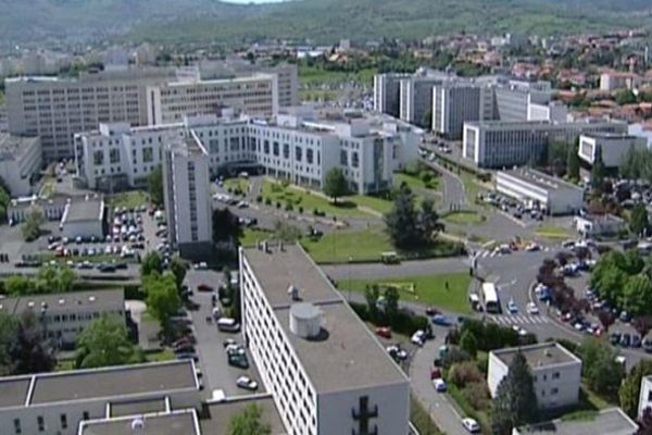 Selon le classement du Point, le CHU de Clermont-Ferrand, seul hôpital public de la région, a perdu une place cette année. Il se retrouve en 15ème position sur un total de 50 CHU dans tout l'hexagone.