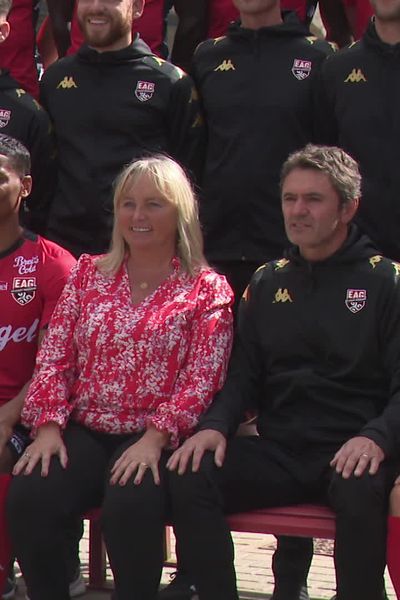 Des supporters sur la photo de famille d'En Avant Guingamp