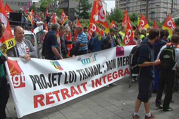 Manifestation contre la loi Travail, plus de 300 à Orléans (Loiret)