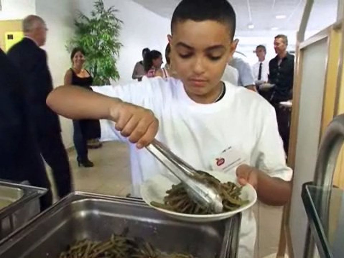 Pour Lutter Contre Le Gaspillage Le College De La Charme Teste Le Self Participatif