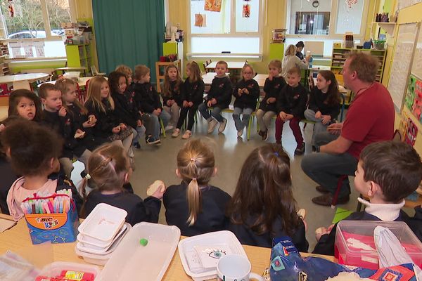 La rentrée en uniforme à l'école de Marck.