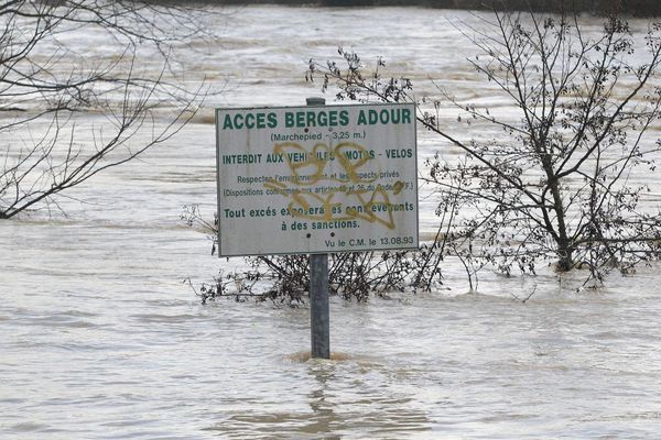 Crue de l'Adour en 2014