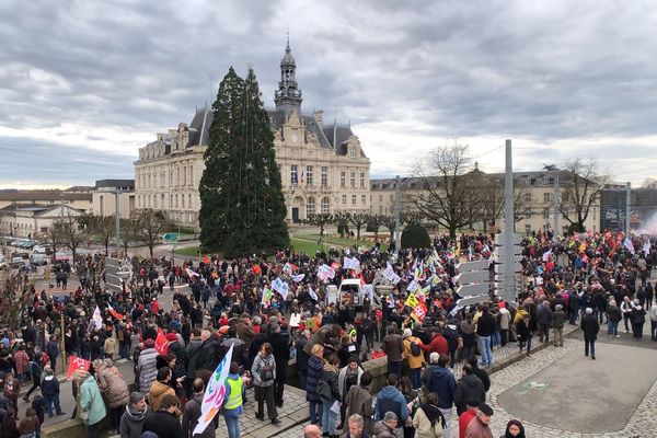 Plus de 10 000 manifestants à Limoges contre la réforme des retraites, le 19 janvier 2023. (Image d'illustration de la manifestation contre les retraites du 9 janvier 2020, à Limoges)