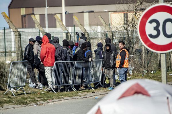 Des migrants à Calais.