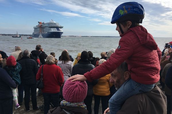 La foule était au rendez-vous pour le départ du Celebrity Edge, des milliers de personnes à Saint Nazaire et sur la côte ont dit adieu au luxueux navire