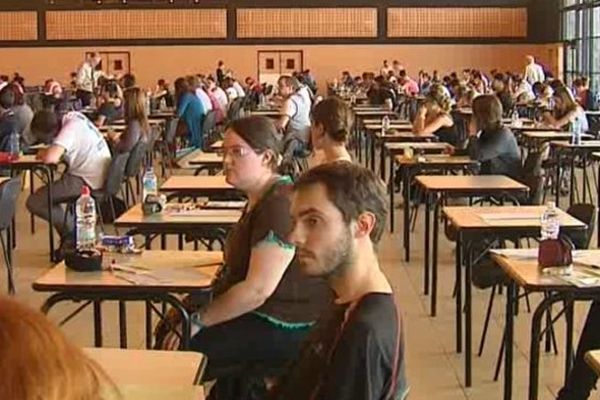 Devant l'affluence de candidats, trois sites ont été nécessaires pour accueillir les 1460 concurrents à Clermont-Ferrand. La Grande Halle d'Auvergne a ouvert ses portes à 660 d'entre eux.