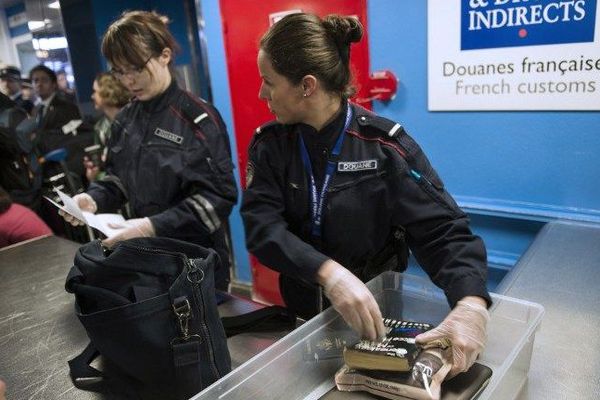 Afin de sécuriser l’aéroport Charles de Gaulle, un système de reconnaissance faciale sera testé en mai prochain. 