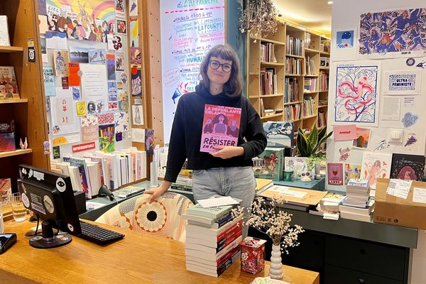 Soazic Courbet, la fondatrice de L’Affranchie, est soulagée : sa librairie féministe est sauvée.