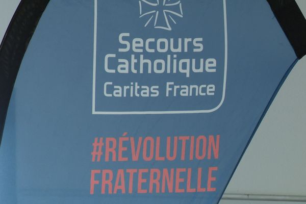 Le secours catholique veut alerter sur l'augmentation de la pauvreté en France.