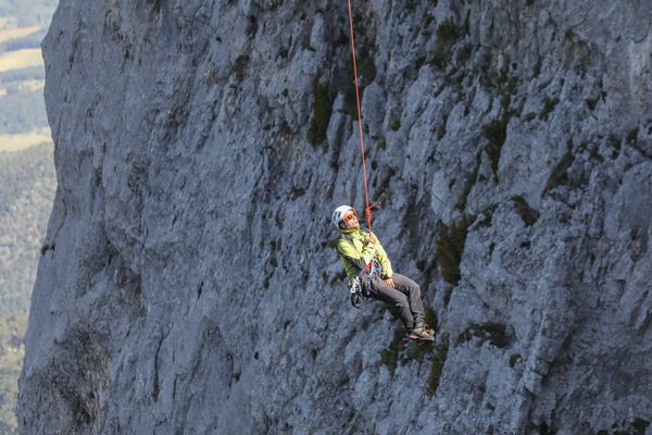 Les pompiers de la Drôme ont engagé les moyens de secours en montagne. Photo : entraînement des pompiers de la Drôme au secours en montagne.