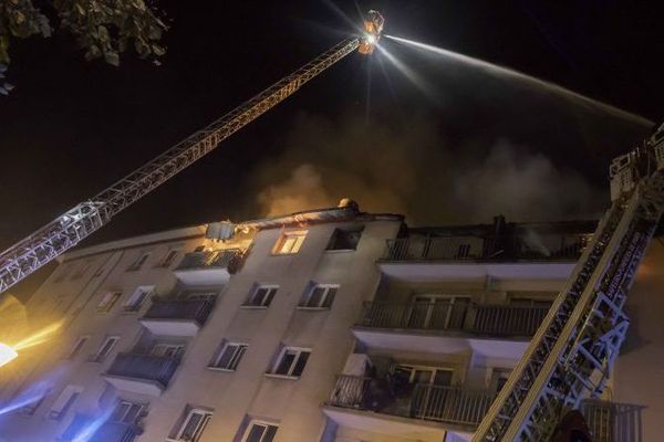 L'incendie d'un immeuble à Noisy-le-Sec, en Seine-Saint-Denis.