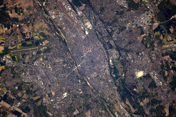 La ville de Tours depuis l'espace, avril 2017