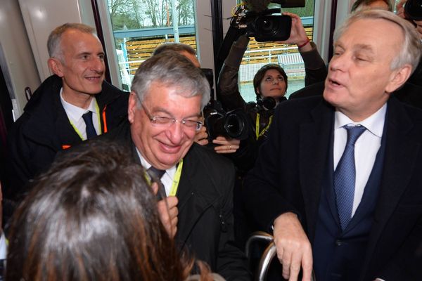 Jean-Marc Ayrault, aux côtès de Jacques Auxiette lors de sa visite pour la ligne Tram-train Nantes/Chateaubriant