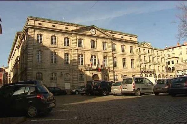 Le nom du successeur de Laurent Wauquiez à la tête de la mairie du Puy-en-Velay (43) sera connu officiellement vendredi prochain.
©Elodie Monnier, France 3 Auvergne.