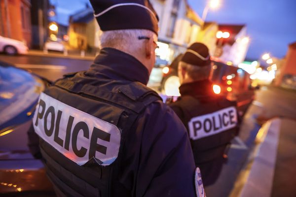 La police a été alerté par un des fils de la nonagénaire, qui n'arrivait pas à entrer au domicile de sa mère.