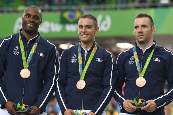 Grégory Baugé, Michael D'Almeida et François Pervis sur la troisième marche du podium à Rio.