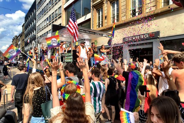 Ils étaient près de cinq mille dans les rues de Metz pour la Marche des fiertés. 