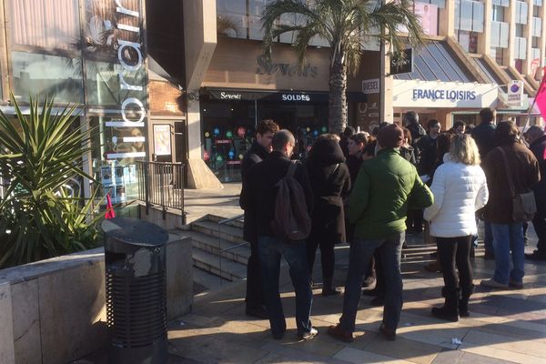 Montpellier - manifestation des salariés de Sauramps devant le magasin du Triangle - 24 janvier 2017.