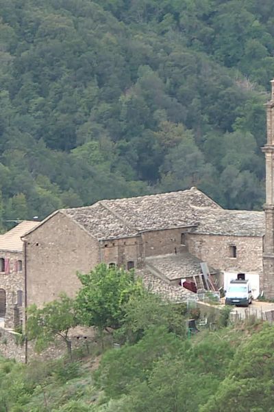 Le village d'Ampriani.