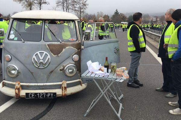 Près du Puy-en-Velay les gilets jaunes ont commencé leur mobilisation le 17 novembre (comme sur cette photo)