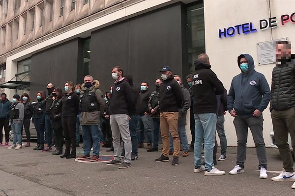 Nancy (Meurthe-et-Moselle), ce lundi 6 février 2023. A midi, les policiers se sont rassemblés boulevard Lobau pour contester la départementalisation de la police.