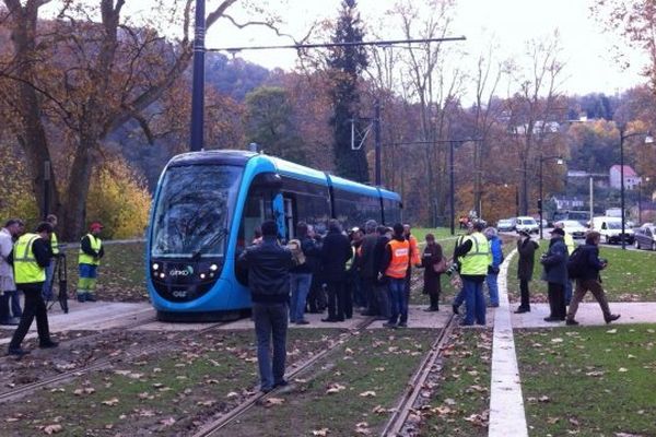 Le tramway est arrivé à Chamars mi-novembre. Mi-janvier, il sera à la Gare Viotte