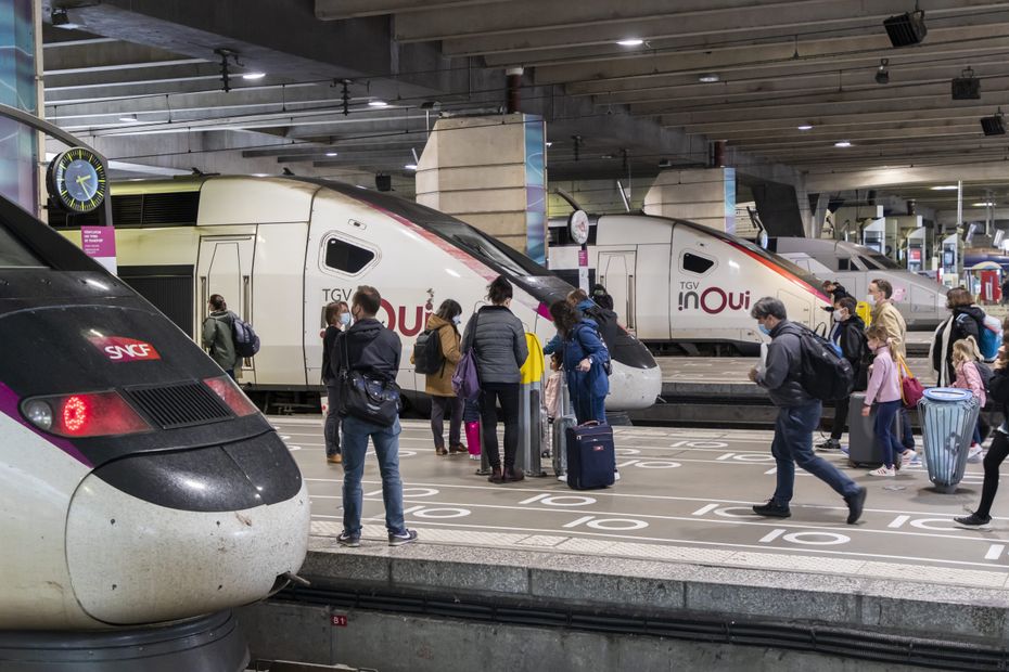 Power supply problems cause major delays at Paris-Montparnasse and Gare du Nord stations, but traffic back to normal on June 10