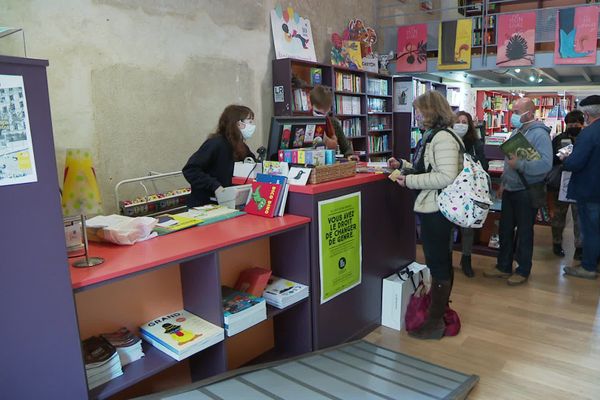 Les librairies ont repris du service ce samedi matin. 