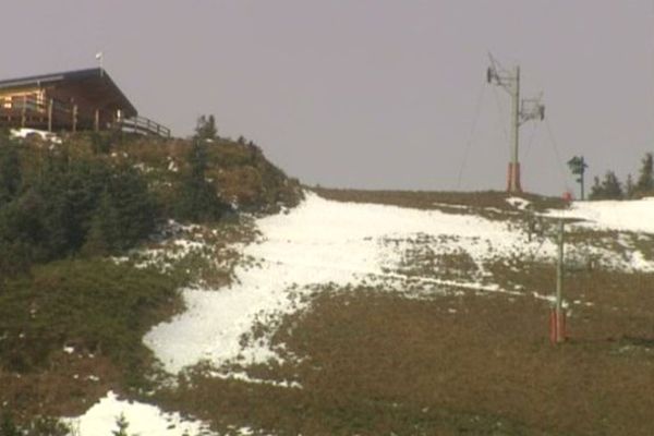 La neige n'est pas tout à fait au rendez-vous dans le Massif du Sancy