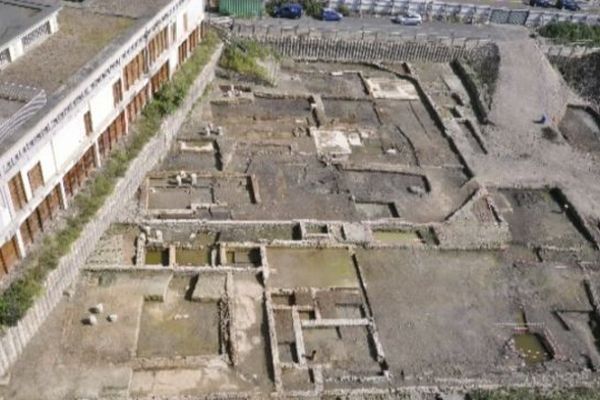 Au terme de plusieurs mois de fouilles, en 2013 et 2014, c'est tout un quartier résidentiel qui vient d'être découvert sur le terrain de l'ancienne gare de Clermont-Ferrand.