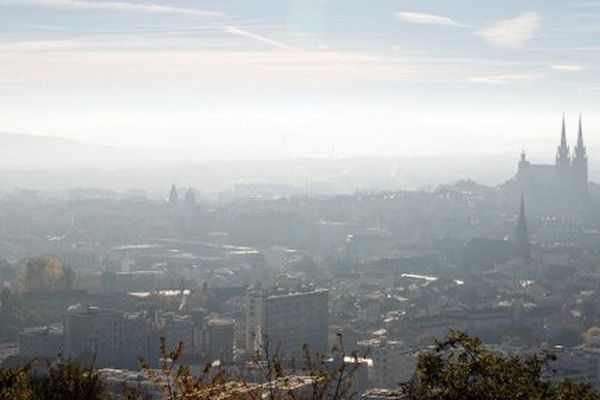 Le phénomène de pollution va durer tout le weekend. Il est recommandé d'éviter de prendre sa voiture