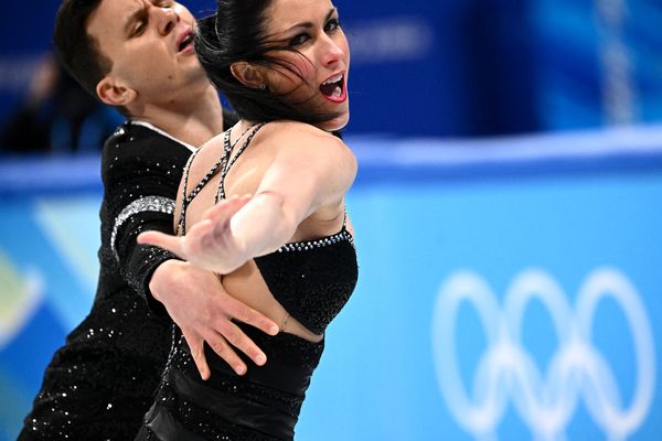 la brestoise d'origine Charlène Guignard et Marco Fabbri sur la glace à Pékin pour l'épreuve de danse rythmique