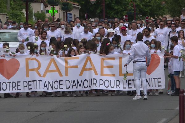 Le père de Rafaël affirme qu'un cycliste roulant à contre-sens a provoqué cet accident mortel