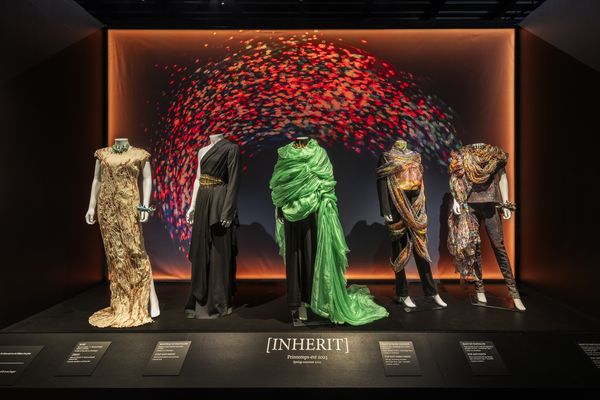 Exposition Yuima Nakazato au-delà de la couture à la Cité de la dentelle à Calais