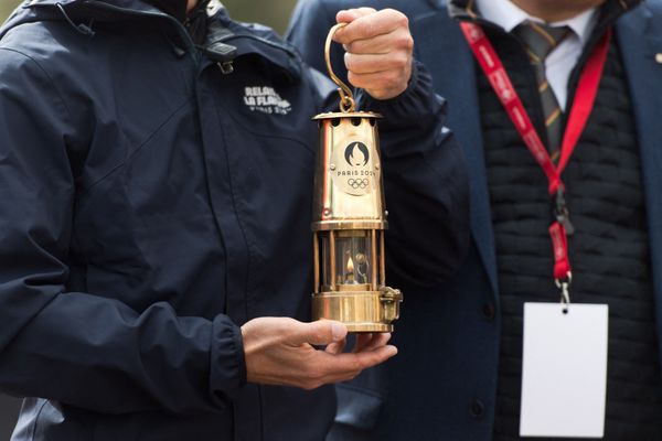 Le relais de la flamme olympique qui précède les Jeux Olympiques de Paris 2024 a commencé en Grèce le 16 avril et arrive à Toulouse vendredi 17 mai pour allumer le chaudron au stade Ernest Wallon.