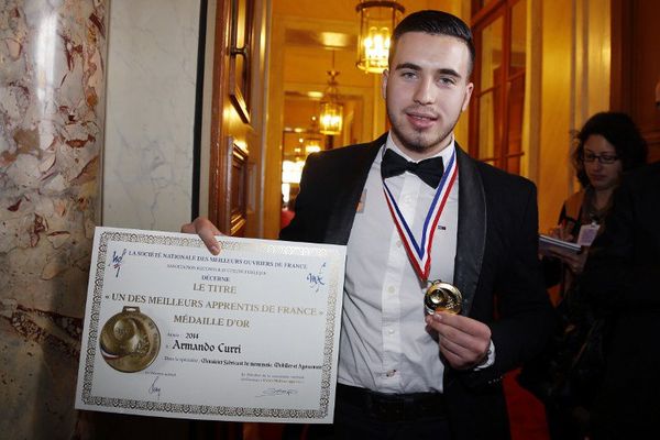 Armando Curri a reçu sa médaille au Sénat - 4/3/15