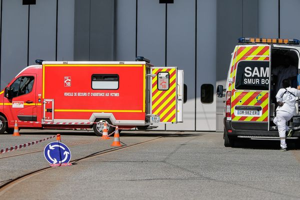 Plusieurs véhicules ont été dépêchés sur place.