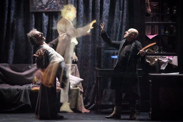 « Faust » Comédie Française, jusqu’au 6 mai au Théâtre du Vieux Colombier (Paris 6e).