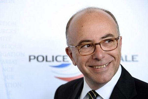 Bernard Cazeneuve conserve le ministère de l'Intérieur