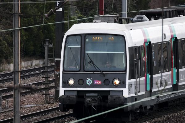 Le RER B est resté bloqué deux heures, ce mercredi 30 janvier, en fin de matinée, en raison d’un « accident grave de personne » à Villepinte (illustration).