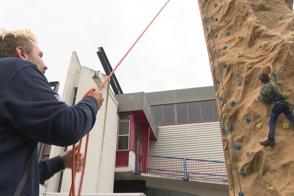 L'association d'escalade a augmenté ses tarifs de 5 %.