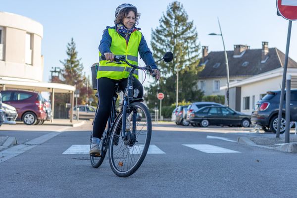 Pour lutter contre la peur du vélo, rien de tel qu'une école pour adultes.