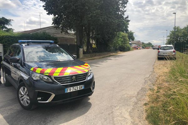 Le GIGN et un négociateur sont présents à Saint-Valérien.