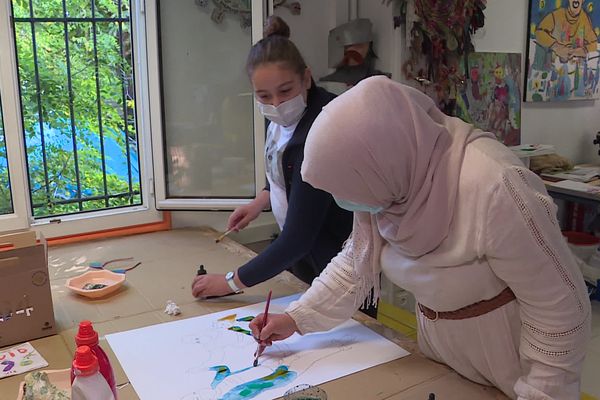 Un atelier artistique dans les locaux de la Source, au Petit-Quevilly