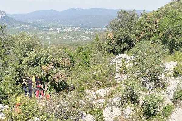 Brissac (Hérault) - exercice de secours spéléo avec le groupe d'intervention en milieu périlleux des pompiers - 9 juin 2018.