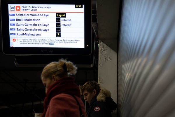 Cet été, le RER A est interrompu entre Nation et Val-de-Fontenay et entre Nation et Fontenay-sous-Bois du 9 au 18 août 2023, ainsi qu'entre Cergy-le-Haut et Conflans-Fin-d'Oise du 5 au 20 août 2023.