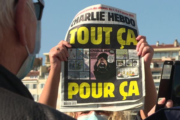 Ils étaient 2 500 enseignants dans les rues de Marseille pour revendiquer la liberté d'expression, dimanche après-midi. 