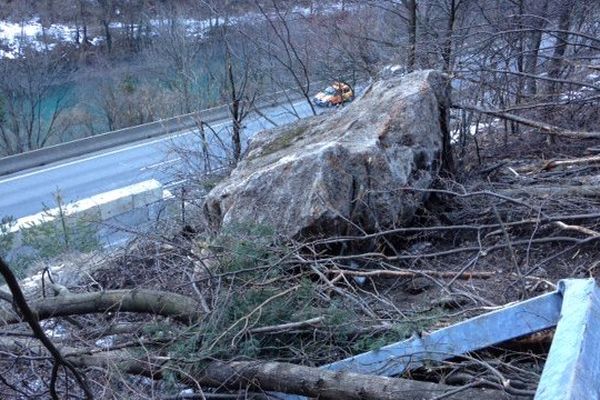 Entre Moûtiers et Aigueblanche, un rocher menace 