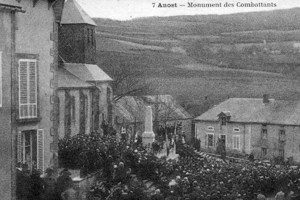 Le monument des combattants à Anost, dans le Morvan